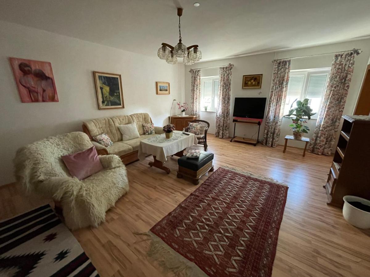 Schoene Ferienwohnung In Bahnhofsnaehe Fuer Urlaub, Studium Oder Arbeit Деггендорф Экстерьер фото