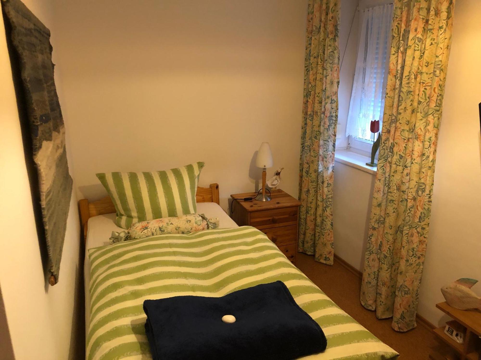 Schoene Ferienwohnung In Bahnhofsnaehe Fuer Urlaub, Studium Oder Arbeit Деггендорф Экстерьер фото