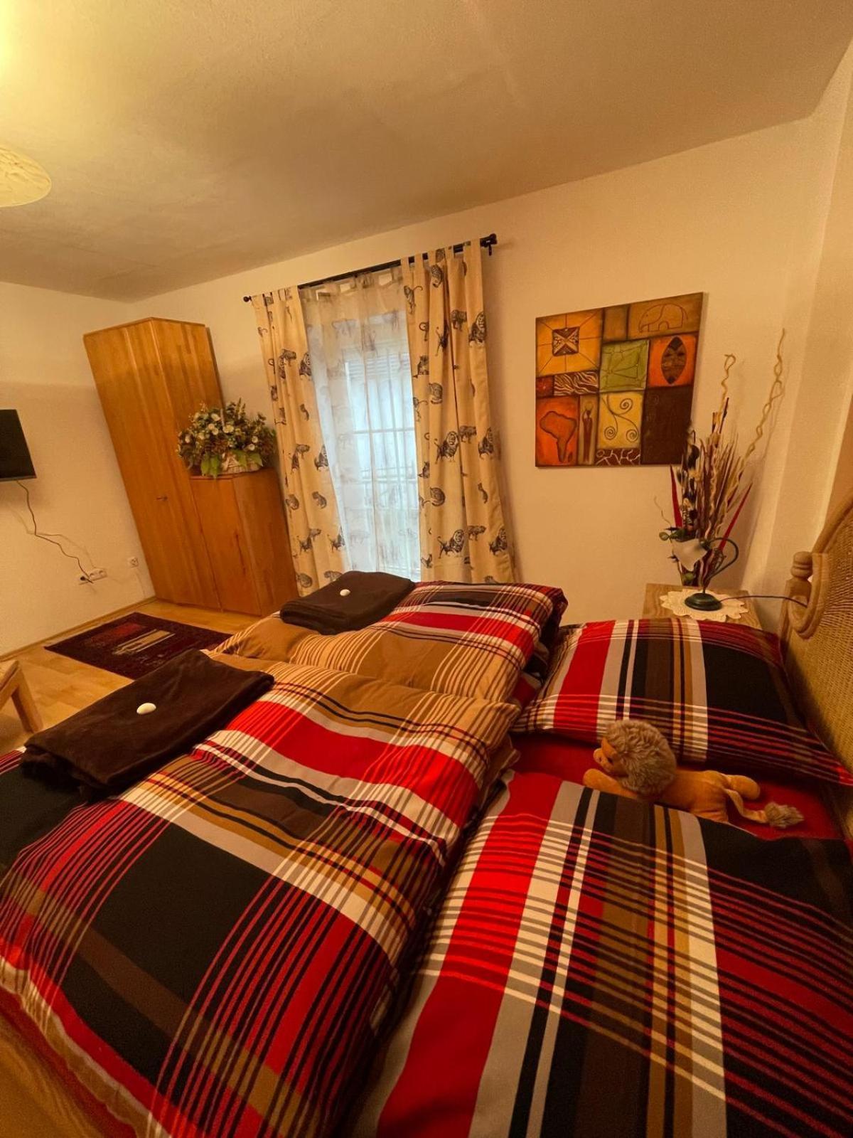 Schoene Ferienwohnung In Bahnhofsnaehe Fuer Urlaub, Studium Oder Arbeit Деггендорф Экстерьер фото